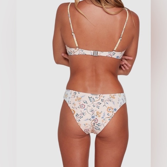Billabong 🌸 Ditsy Floral Bralette Bikini Top ☀️💕🌴